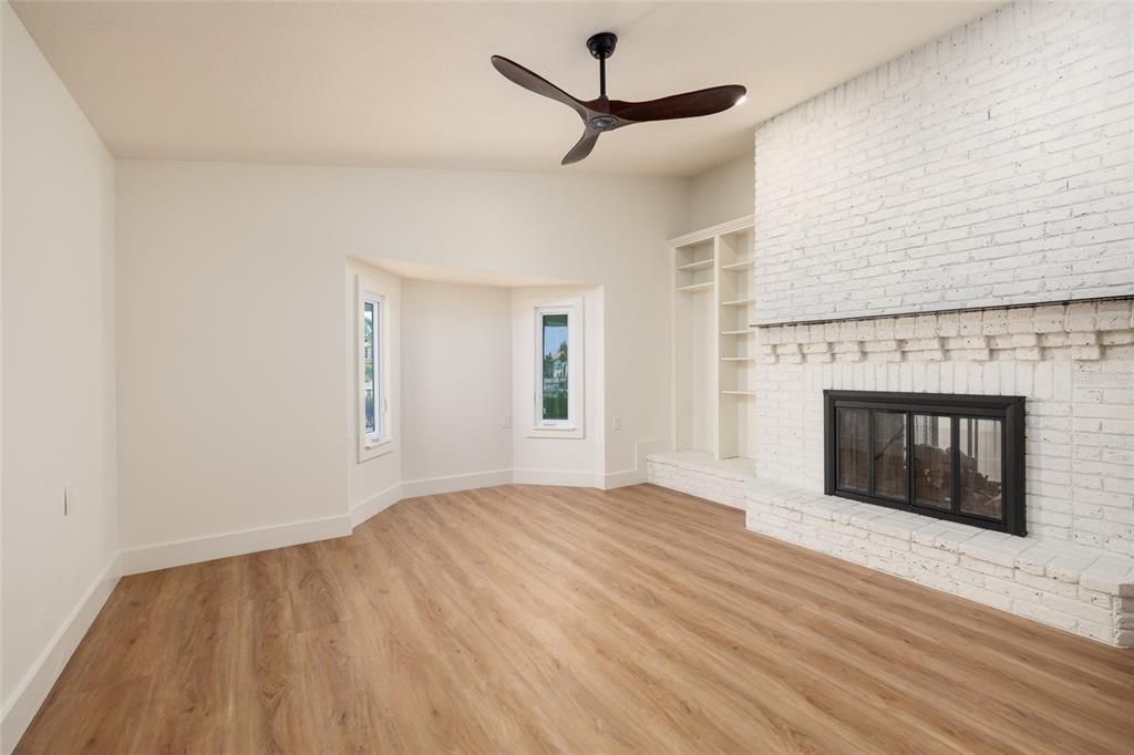 For Sale: $2,595,000 (5 beds, 3 baths, 4344 Square Feet)