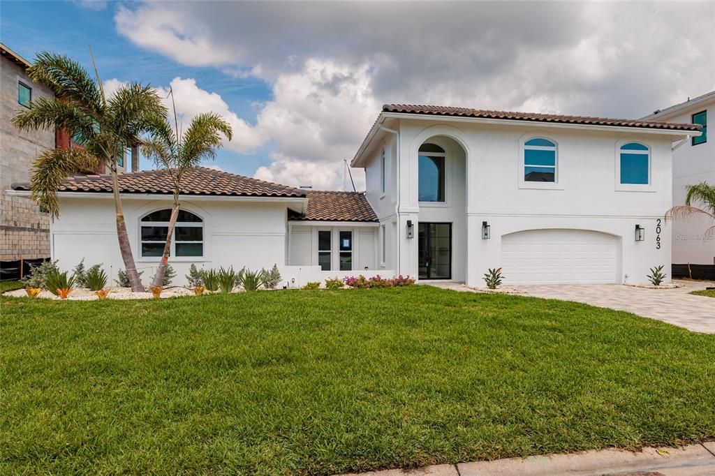 For Sale: $2,595,000 (5 beds, 3 baths, 4344 Square Feet)