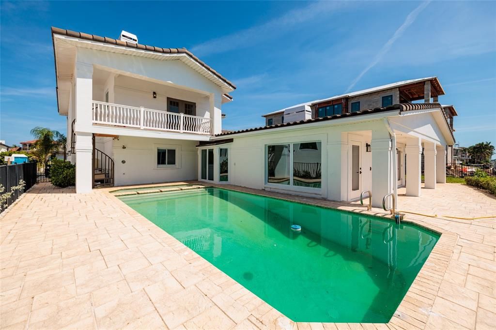For Sale: $2,595,000 (5 beds, 3 baths, 4344 Square Feet)