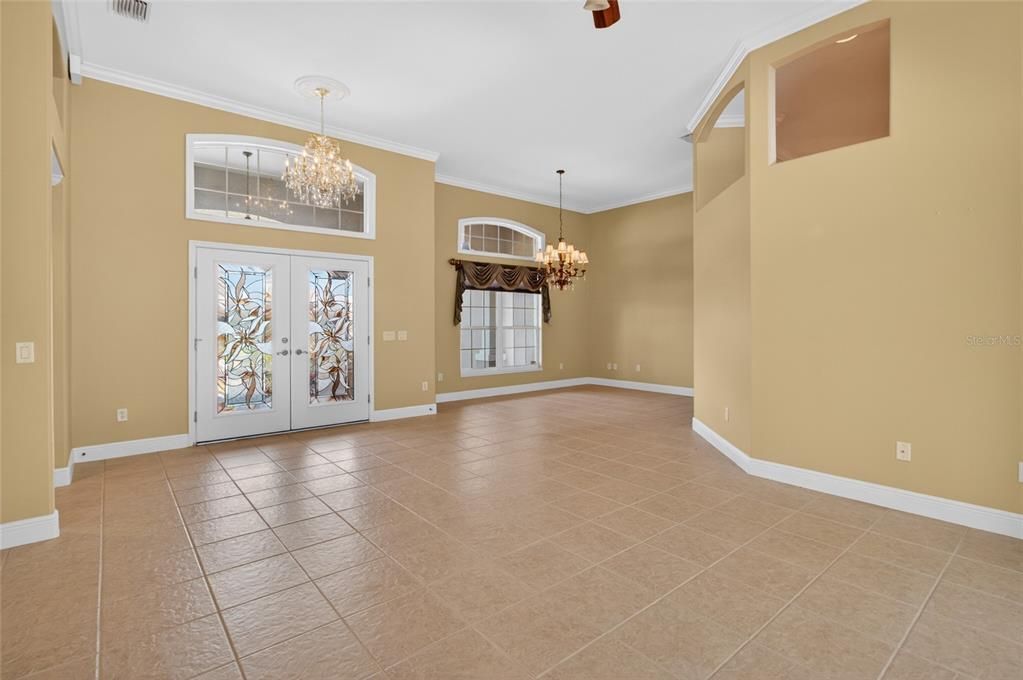 Activo con contrato: $849,000 (4 camas, 2 baños, 2720 Pies cuadrados)