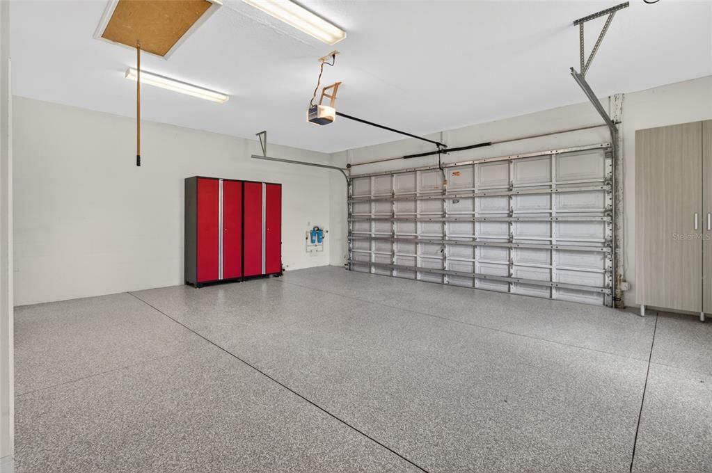 Activo con contrato: $849,000 (4 camas, 2 baños, 2720 Pies cuadrados)