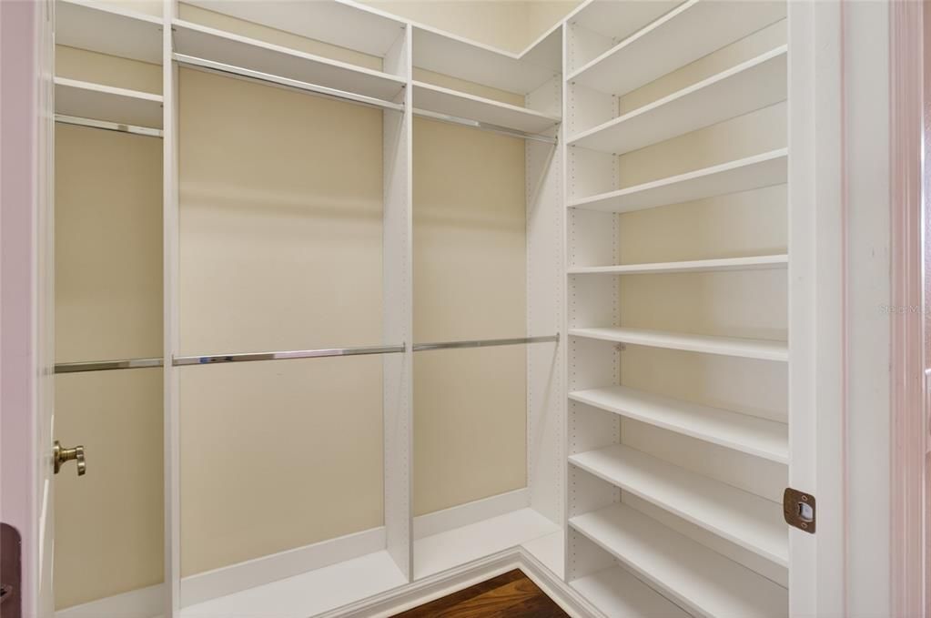 Activo con contrato: $849,000 (4 camas, 2 baños, 2720 Pies cuadrados)