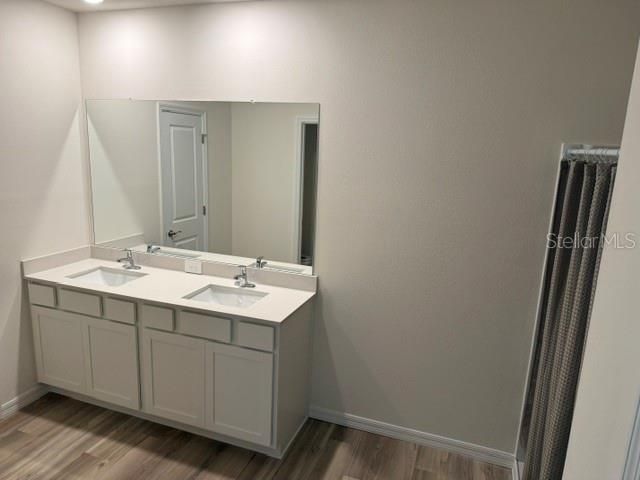 For Rent: $2,650 (4 beds, 2 baths, 2650 Square Feet)