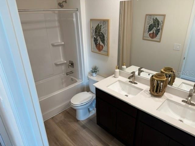 For Rent: $2,650 (4 beds, 2 baths, 2650 Square Feet)