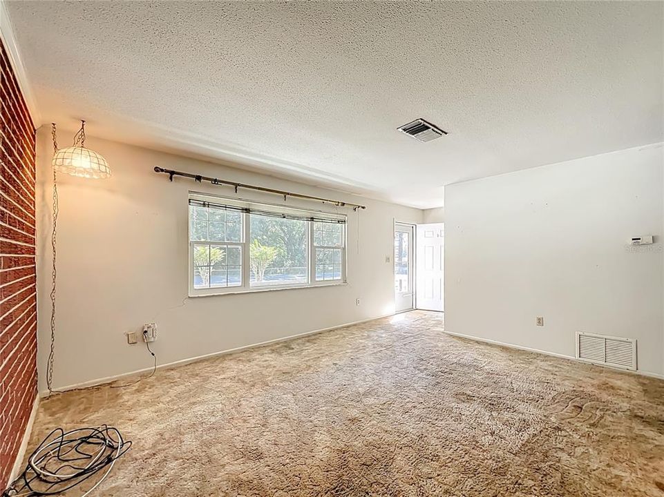 For Sale: $344,000 (3 beds, 2 baths, 1200 Square Feet)
