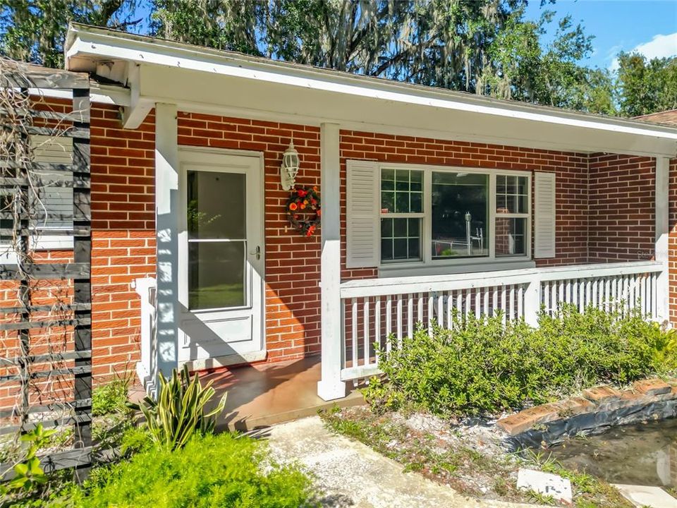 For Sale: $344,000 (3 beds, 2 baths, 1200 Square Feet)
