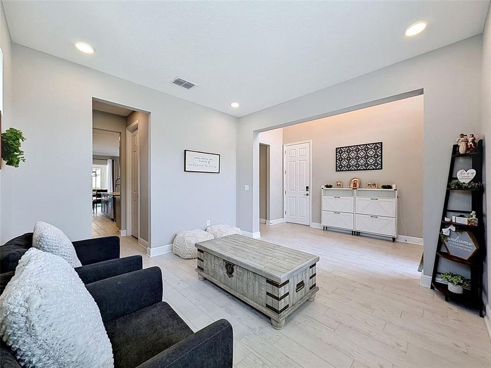 En Venta: $785,000 (5 camas, 4 baños, 3531 Pies cuadrados)