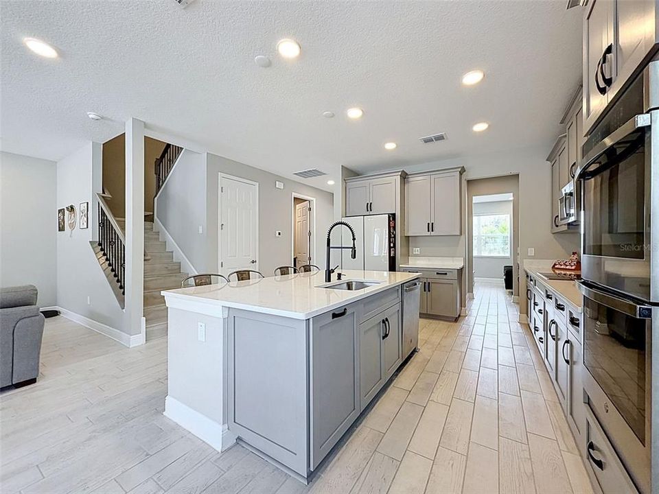 En Venta: $785,000 (5 camas, 4 baños, 3531 Pies cuadrados)