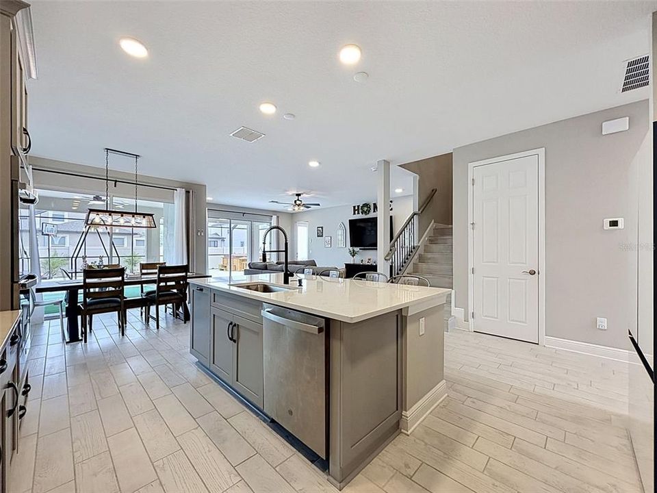 En Venta: $785,000 (5 camas, 4 baños, 3531 Pies cuadrados)