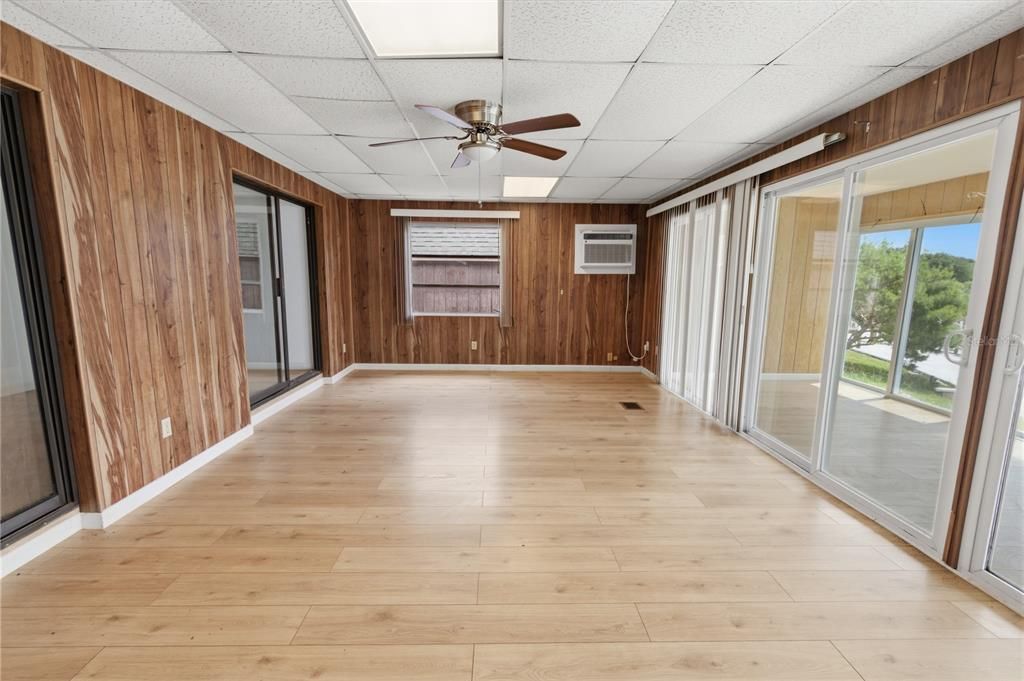 For Sale: $156,000 (3 beds, 2 baths, 1152 Square Feet)