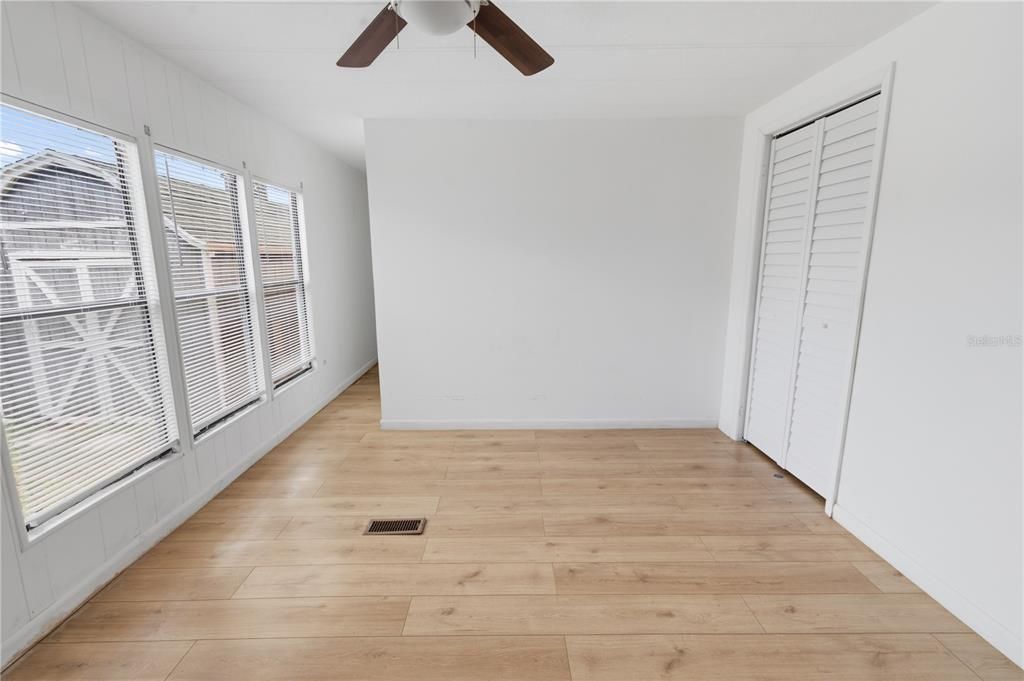 For Sale: $156,000 (3 beds, 2 baths, 1152 Square Feet)