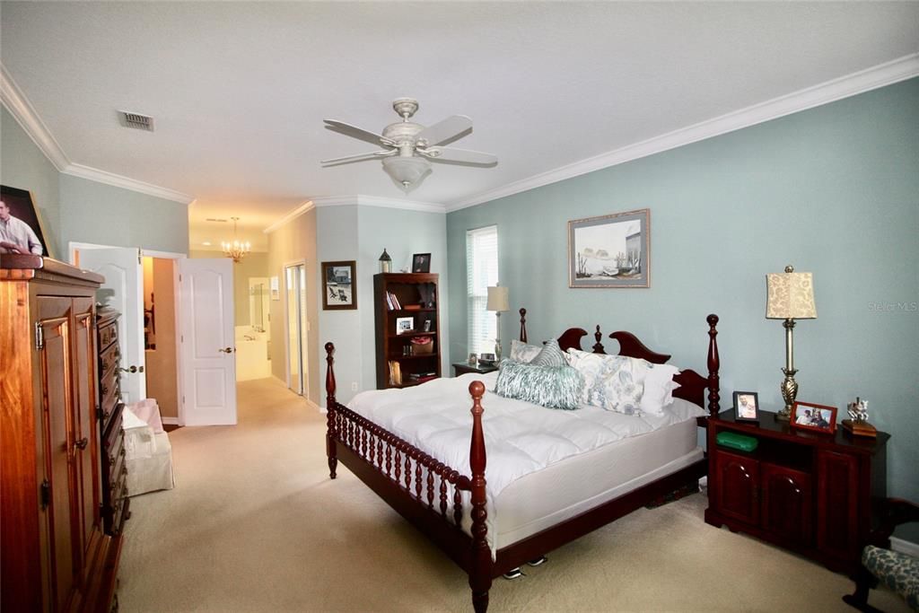 For Sale: $549,900 (2 beds, 3 baths, 2477 Square Feet)