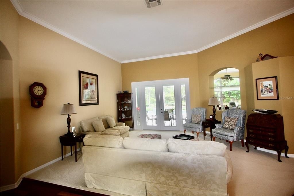 For Sale: $549,900 (2 beds, 3 baths, 2477 Square Feet)