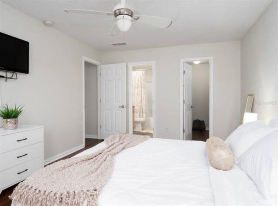 En Venta: $130,000 (2 camas, 2 baños, 1070 Pies cuadrados)