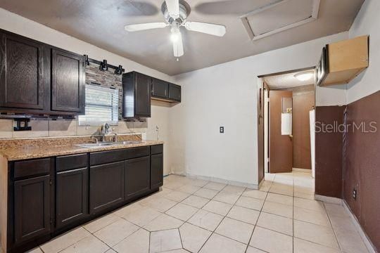 Activo con contrato: $224,000 (2 camas, 1 baños, 612 Pies cuadrados)