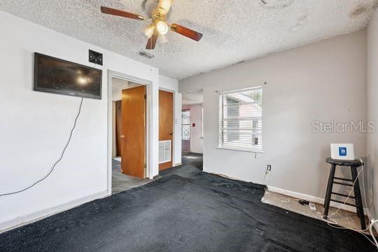 Activo con contrato: $224,000 (2 camas, 1 baños, 612 Pies cuadrados)