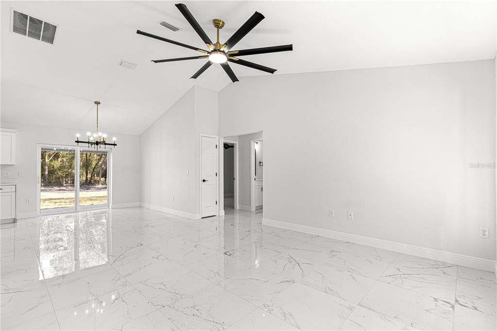 En Venta: $249,900 (3 camas, 2 baños, 1156 Pies cuadrados)