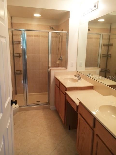 Active With Contract: $2,975 (3 beds, 2 baths, 1406 Square Feet)
