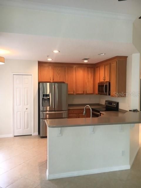 Active With Contract: $2,975 (3 beds, 2 baths, 1406 Square Feet)