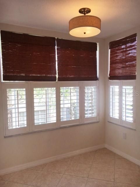 Active With Contract: $2,975 (3 beds, 2 baths, 1406 Square Feet)