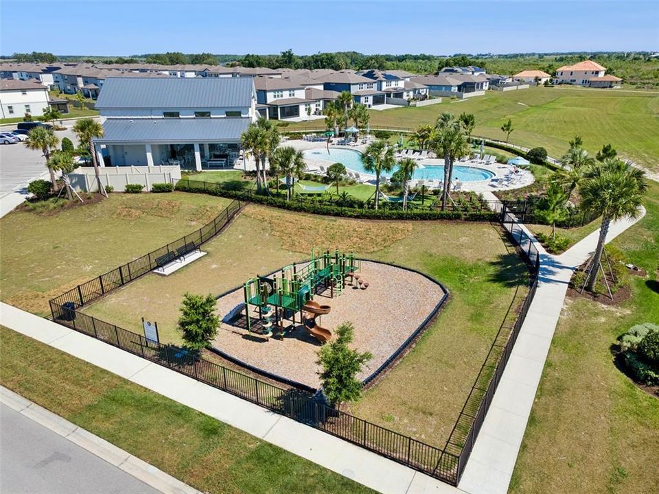 Active With Contract: $389,000 (3 beds, 3 baths, 2228 Square Feet)