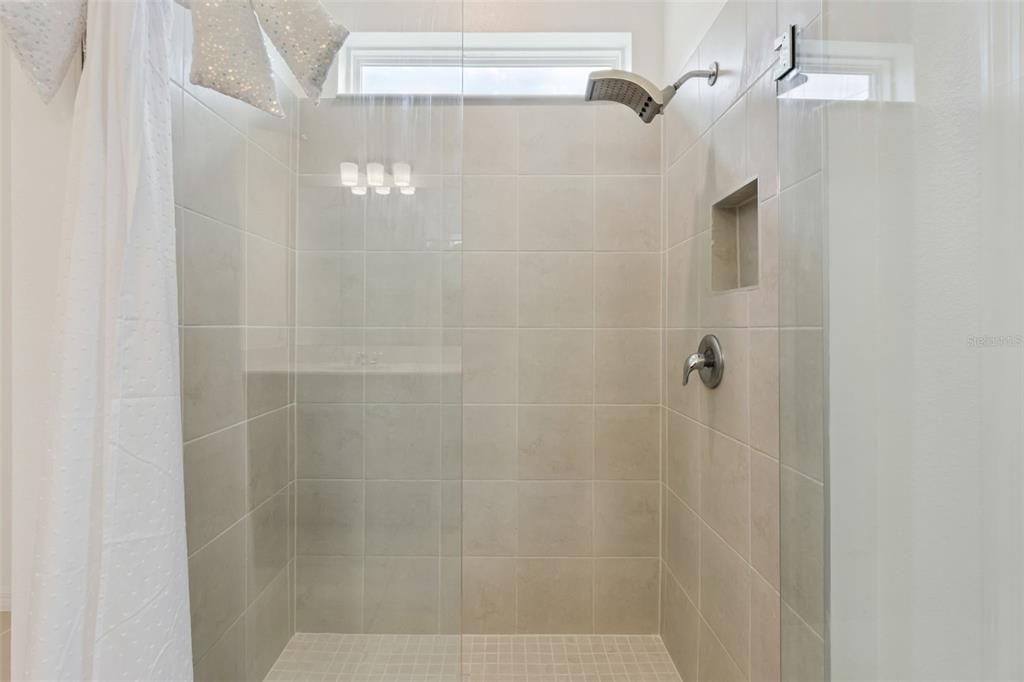 Active With Contract: $389,000 (3 beds, 3 baths, 2228 Square Feet)