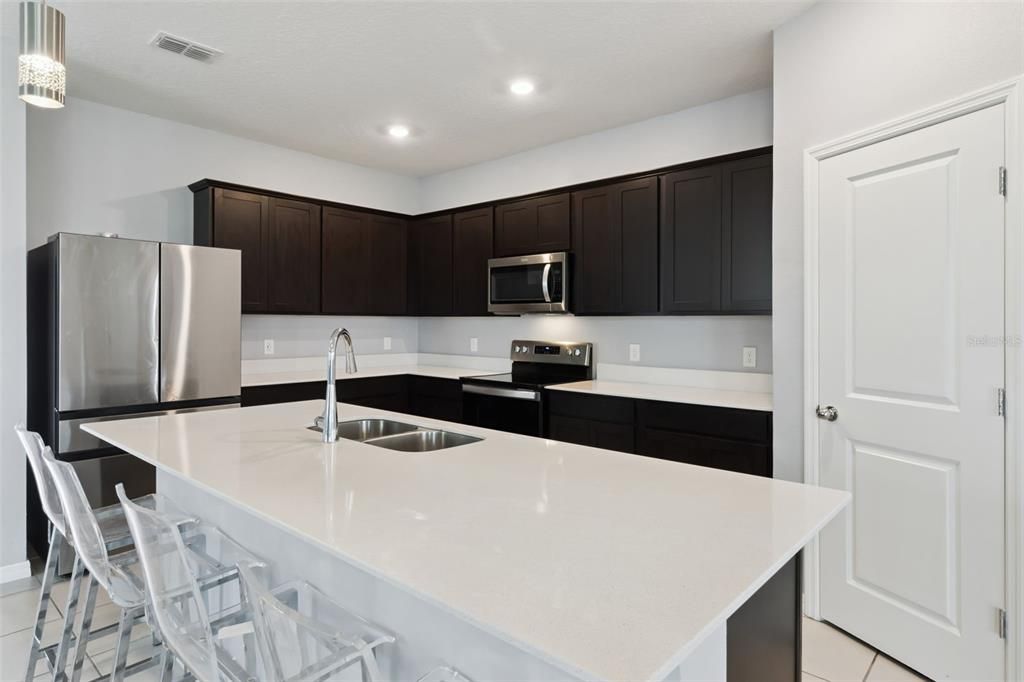 Active With Contract: $389,000 (3 beds, 3 baths, 2228 Square Feet)