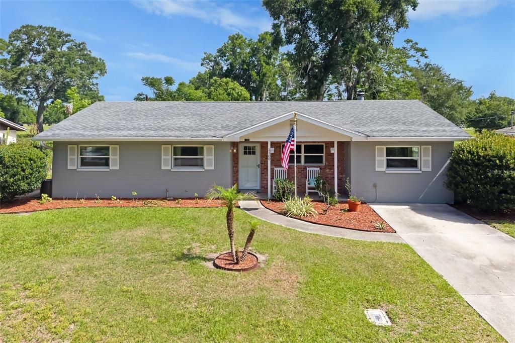 Active With Contract: $275,000 (3 beds, 2 baths, 1096 Square Feet)