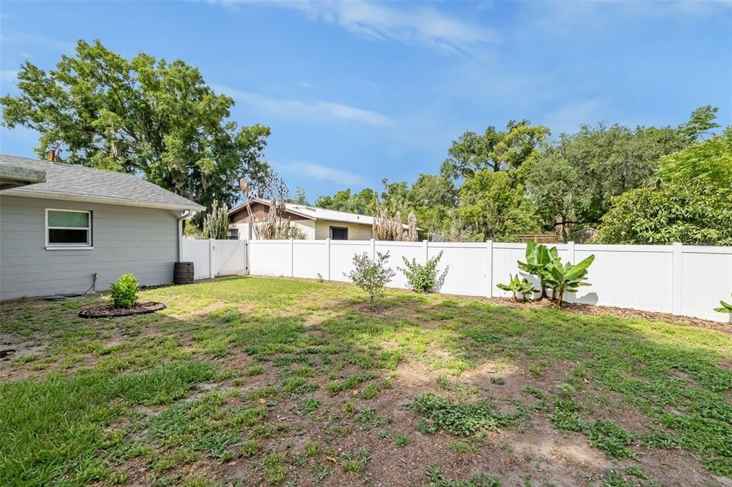 Active With Contract: $275,000 (3 beds, 2 baths, 1096 Square Feet)