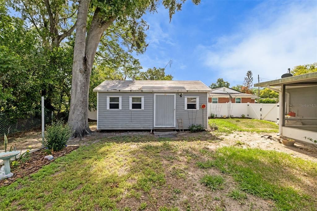 Active With Contract: $275,000 (3 beds, 2 baths, 1096 Square Feet)
