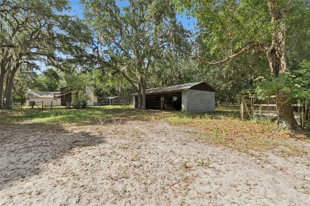 For Sale: $550,000 (3 beds, 2 baths, 1611 Square Feet)