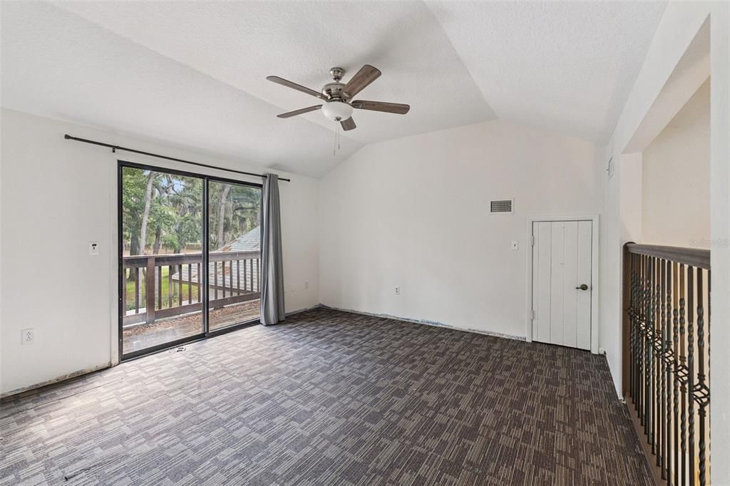 For Sale: $550,000 (3 beds, 2 baths, 1611 Square Feet)