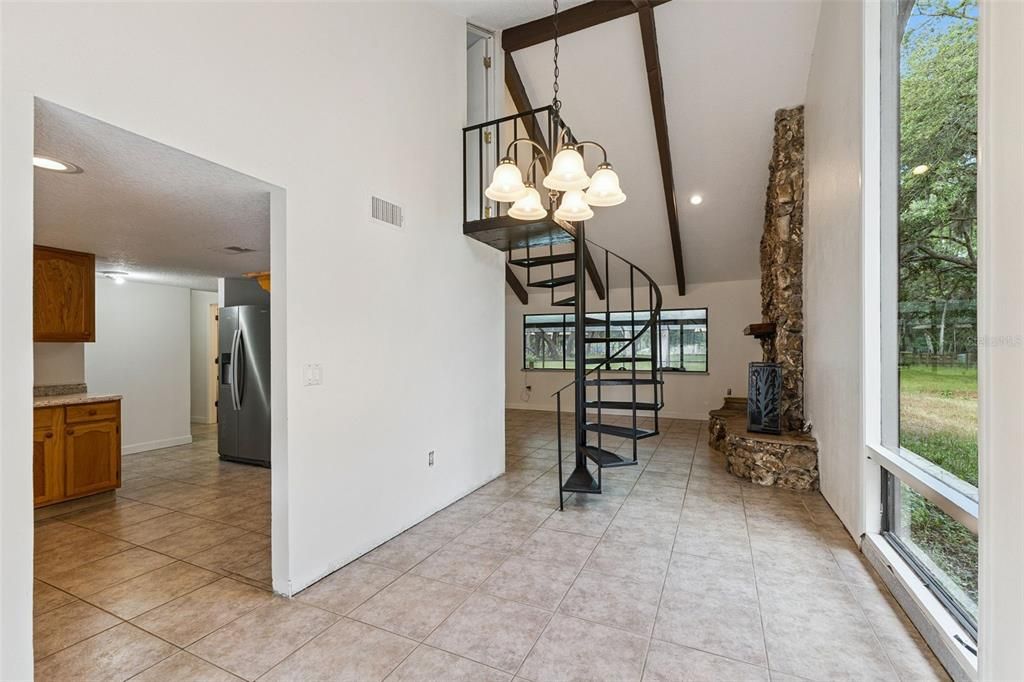 For Sale: $550,000 (3 beds, 2 baths, 1611 Square Feet)