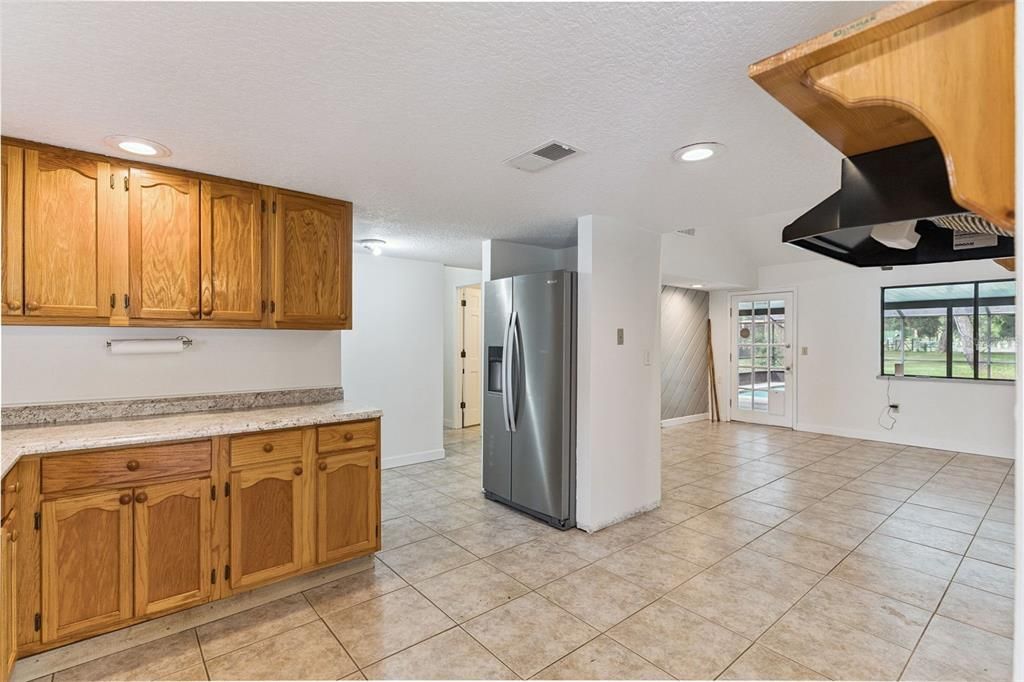 For Sale: $550,000 (3 beds, 2 baths, 1611 Square Feet)
