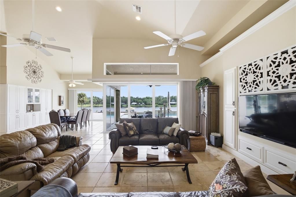 For Sale: $1,750,000 (3 beds, 2 baths, 3355 Square Feet)