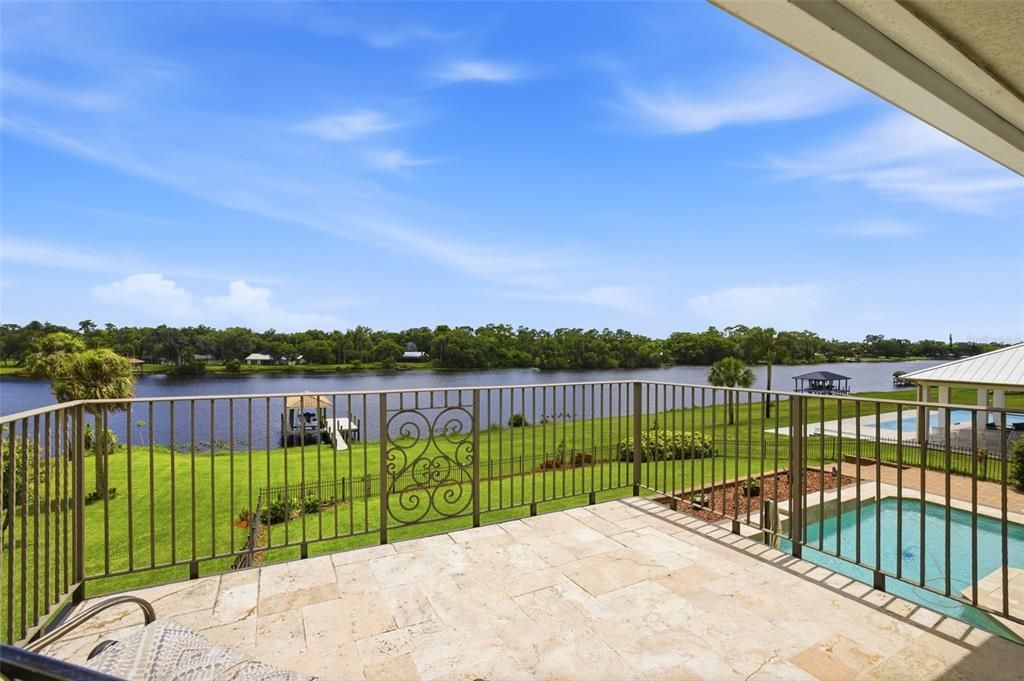 For Sale: $1,750,000 (3 beds, 2 baths, 3355 Square Feet)