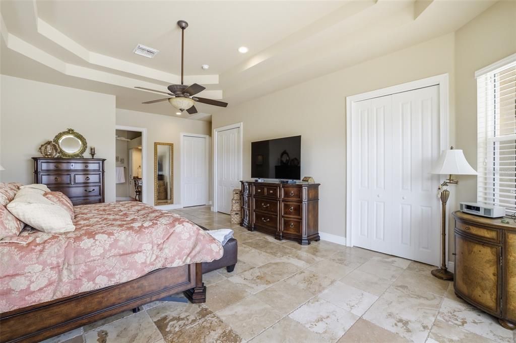 For Sale: $1,750,000 (3 beds, 2 baths, 3355 Square Feet)