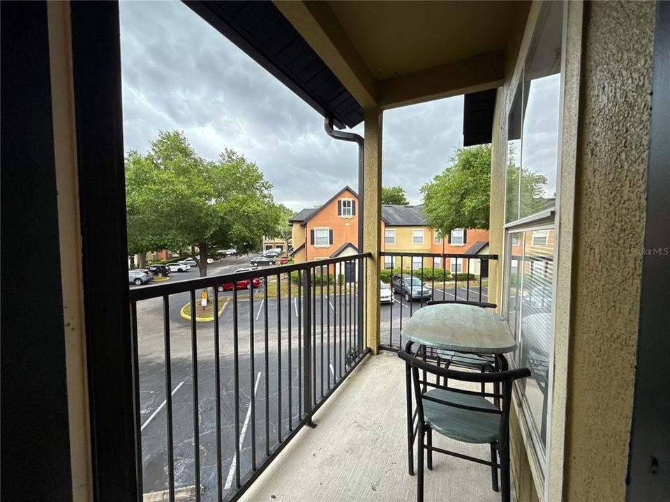 Active With Contract: $129,000 (1 beds, 1 baths, 631 Square Feet)