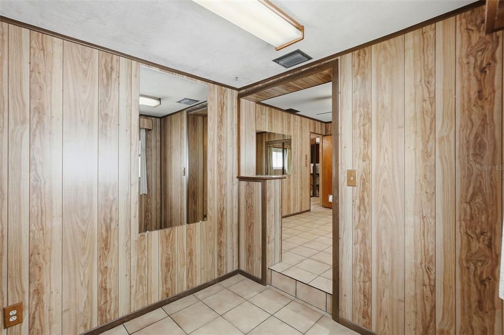 Activo con contrato: $329,000 (2 camas, 1 baños, 1202 Pies cuadrados)