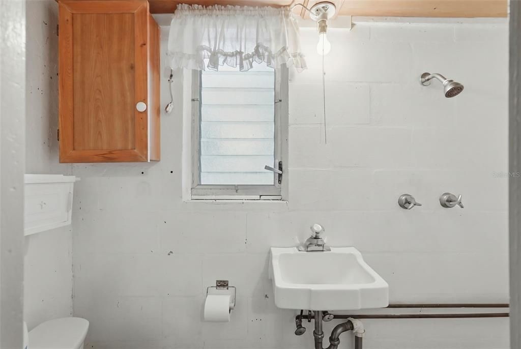 Activo con contrato: $329,000 (2 camas, 1 baños, 1202 Pies cuadrados)