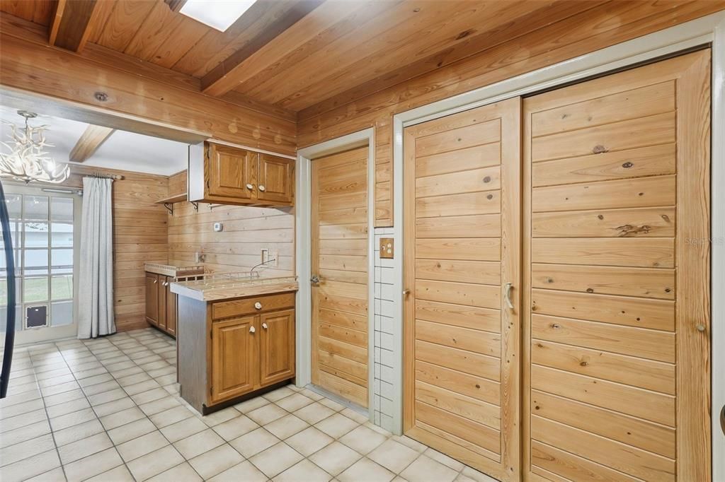 Activo con contrato: $329,000 (2 camas, 1 baños, 1202 Pies cuadrados)