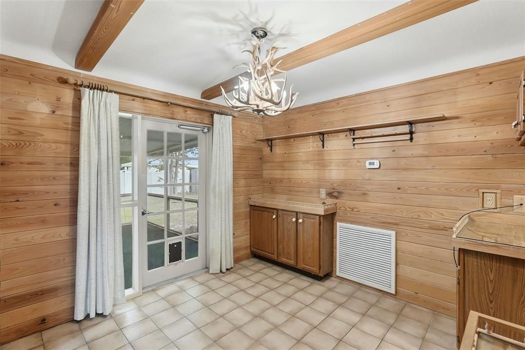 Activo con contrato: $329,000 (2 camas, 1 baños, 1202 Pies cuadrados)