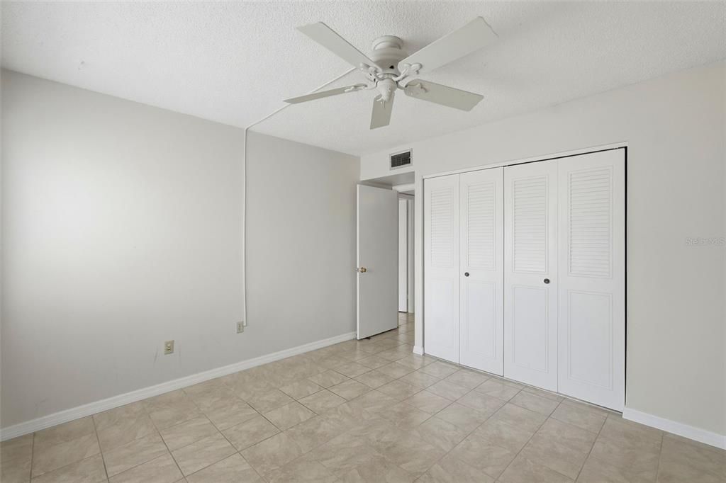 For Sale: $325,000 (2 beds, 2 baths, 1040 Square Feet)