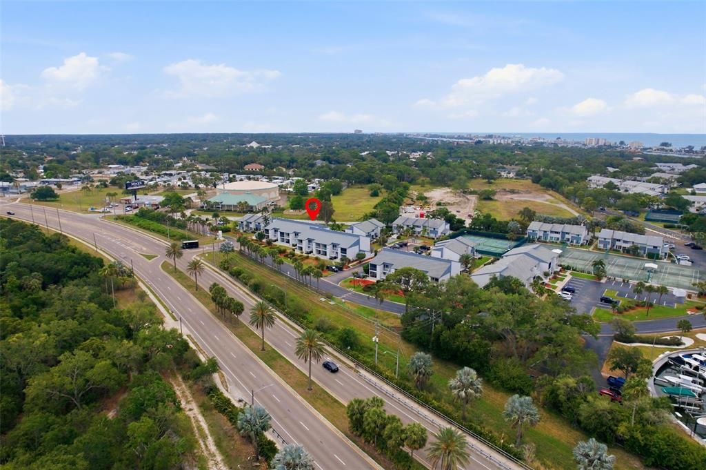 For Sale: $325,000 (2 beds, 2 baths, 1040 Square Feet)