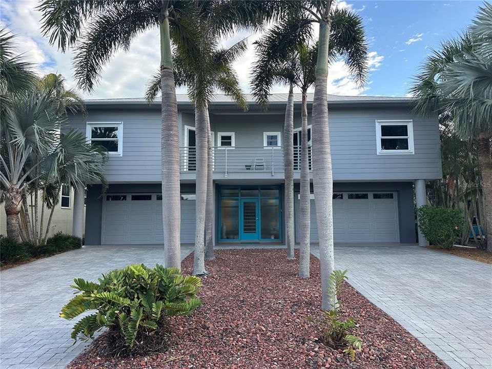 For Sale: $1,848,000 (4 beds, 3 baths, 3450 Square Feet)
