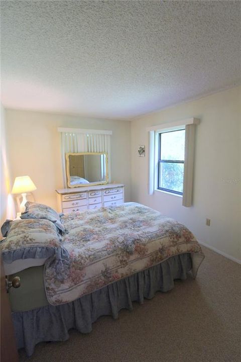 Activo con contrato: $359,900 (4 camas, 2 baños, 1626 Pies cuadrados)