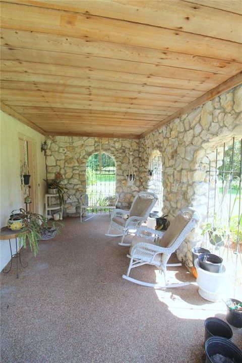 Activo con contrato: $359,900 (4 camas, 2 baños, 1626 Pies cuadrados)
