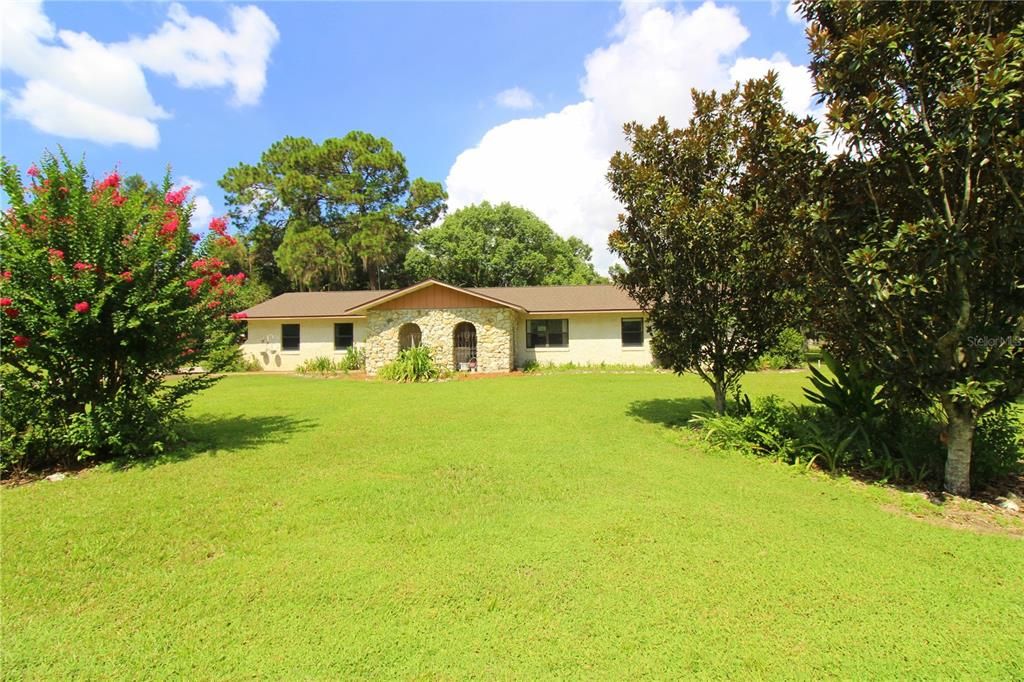 Activo con contrato: $359,900 (4 camas, 2 baños, 1626 Pies cuadrados)