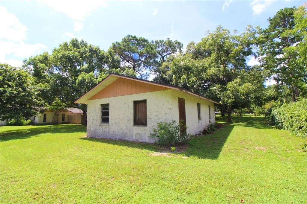 Activo con contrato: $359,900 (4 camas, 2 baños, 1626 Pies cuadrados)
