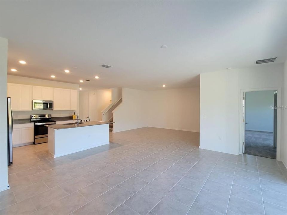 For Rent: $3,500 (5 beds, 4 baths, 3180 Square Feet)